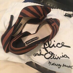 ALICE & OLIVIA STRIPED HEELS (7.5)